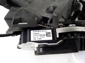 VOLVO XC60 (2017–2026) Rear side door lock 31462445 - 2
