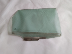   Hintere Seitentür aus Glas 