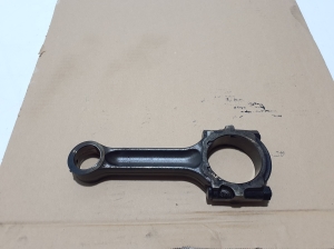 NISSAN Cabstar F24 (2006–2026) Pleuelstange 121005X00A - 2