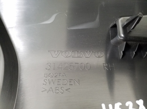 VOLVO XC60 (2017–2026) Tagumise toe sisekujundus 31425700 - 3