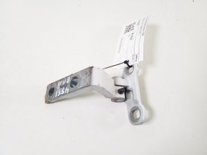 VOLVO XC60 (2017–2026) Front door lower hinge 31424608 - 3
