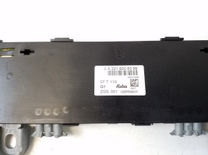 Mercedes Benz S-Class 221 (2005–2013) Antenna amplifier A2218208389 - 3