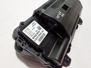 VOLVO XC60 (2017–2026) Instrument cluster 32374983 - 3