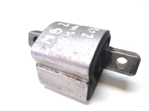 Mercedes Benz E-Class W211 (2002–2009) Motorlager 111078629 - 2
