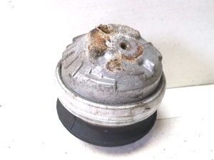 Mercedes Benz E-Class W211 (2002–2009) Motora spilvens - 4