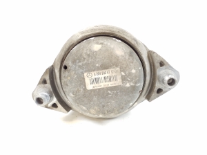 Mercedes Benz C-Class 204 (2007–2014) Engine mount A2042404717 - 2