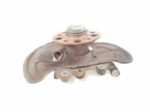 Mercedes Benz C-Class 204 (2007–2014) Front wheel hub A2043320101 - 2