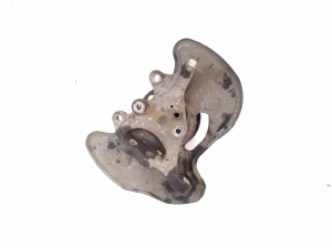 Mercedes Benz C-Class 204 (2007–2014) Front wheel hub A2043320101 - 3