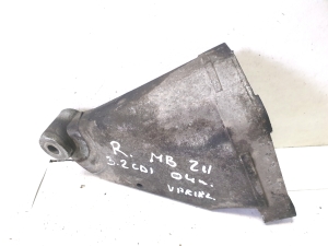 Mercedes Benz E-Class W211 (2002–2009) Mootori kinnitus A6132230504 - 3