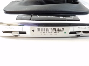 Mercedes Benz C-Class 204 (2007–2014) Käigukangi viimistlus A2042674288 - 4