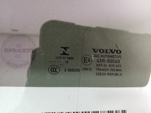 VOLVO XC40 (2017–2026) Priekšējo durvju stikls 31442375 - 2