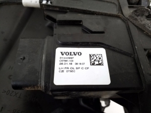 VOLVO XC40 (2017–2026) Front door lock 31440997 - 2