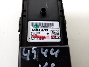 VOLVO XC40 (2017–2026) Front door glass switch 31456058 - 2