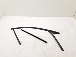   Baguette extérieure de vitre de porte avant  - 32237237 