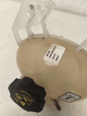 FIAT 500X (334) (2014–2026) Coolant reservoir 00520527670 - 4