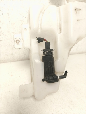 FIAT 500X (334) (2014–2026) Front washer fluid reservoir - 3