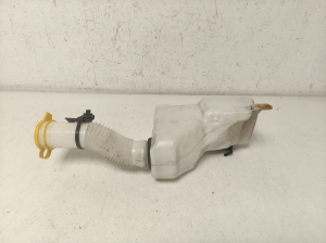 FIAT 500X (334) (2014–2026) Front washer fluid reservoir - 4