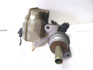 Volkswagen Jetta (2010–2017) Brake master cylinder 1K1611301C - 3