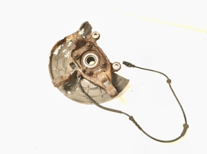 Front wheel hub - 