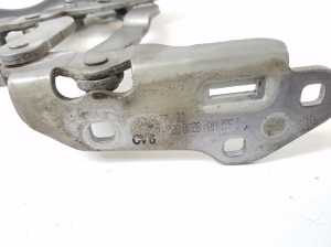 Mercedes Benz C-Class 204 (2007–2014) Hood hinge A2048800728 - 2