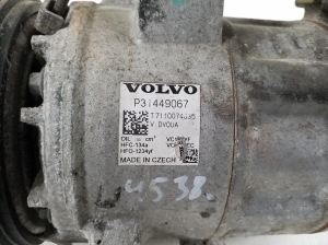 VOLVO XC60 (2017–2026) Konditsioneeri kompressor 31449067 - 5