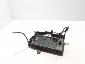 Dacia Sandero III (2021–2026) Batteriehalter 648946748R - 3