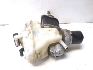Mercedes Benz E-Class W211 (2002–2009) Brake master cylinder A0004300312 - 2