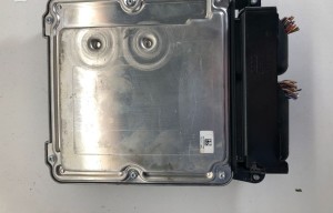 AUDI A4 B6 (2000–2005) Mootori juhtplokk 03L906022L - 4