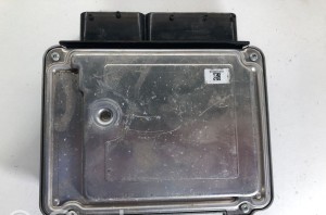 Volkswagen Caddy III (2004–2015) Engine control unit 0281014075 - 2