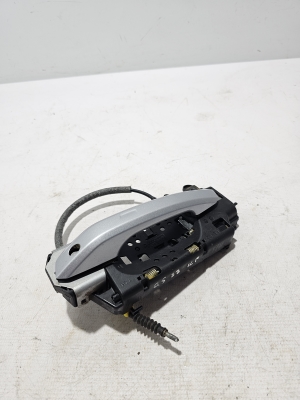 AUDI Q5 (2017–2026) Front door external opening handle and its details - 3