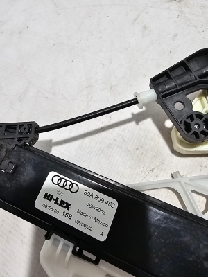 AUDI Q5 (2017–2026) Aizmugurējo durvju logu pacēlājs 80A839462 - 3