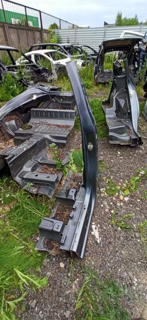 AUDI Q5 (2008–2017) Center pillar 8R0810073A
