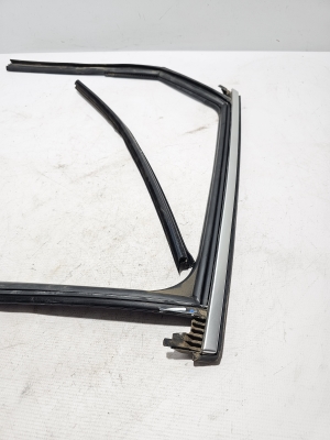 AUDI Q5 (2017–2026) Rear side door outer window molding 80A839432C - 3