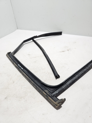 AUDI Q5 (2017–2026) Rear side door outer window molding 80A839432C - 4