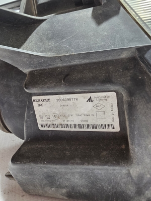 Dacia Duster (2010–2017) Esituli 260609877R - 2