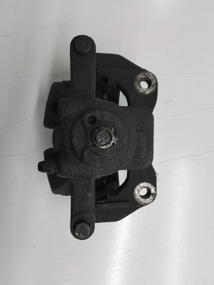 Ford Tourneo Courier I (2014–2026) Eesmine pidurisadul 1834045 - 2