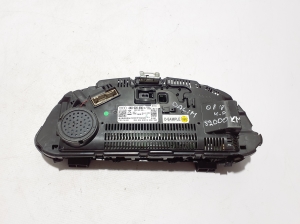 AUDI Q8 (2018–2026) Instrument cluster 4K0920890C - 2