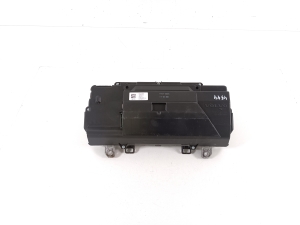VOLVO XC40 (2017–2026) Instrument cluster 32233961 - 3