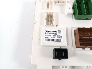 VOLVO XC40 (2017–2026) Drošinātāju kaste salonā 31453185 - 2