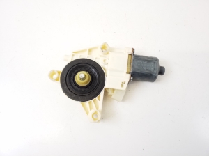 Mercedes Benz C-Class 204 (2007–2014) Rear side door window regulator motor A2048200542 - 2