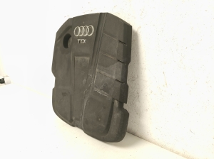 AUDI A4 B9 (2015–2026) Cache moteur 04L103925P - 2
