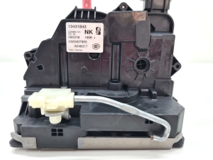 Opel Corsa E (2014–2018) Rear side door lock 13431843 - 4