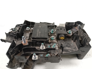 VOLVO XC40 (2017–2026) Drošinātāju bloki 32200334 - 4