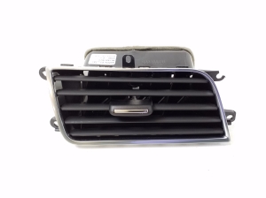 Dashboard air vent grilles - 4H1820902A