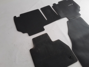  Interior mats 