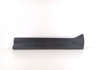   Moulure de porte avant 