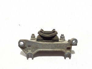 Dacia Duster (2010–2017) Gearbox mount 112228932R - 2