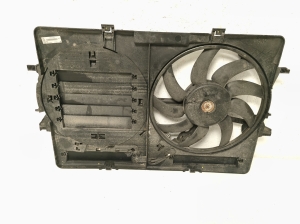 AUDI A5 (2007–2016) Jahutusventilaator ja selle osad 8K0121003Q - 2