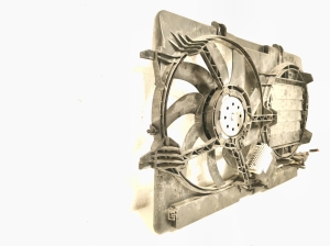 AUDI A5 (2007–2016) Jahutusventilaator ja selle osad 8K0121003Q - 3