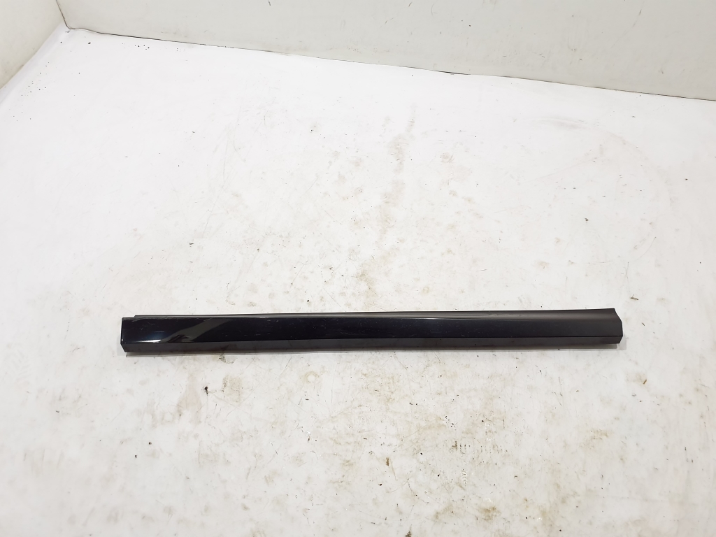 BMW X3 G01 (2017–2026) Front door molding 8094304 BMW X3 G01 (2017–2026) Front door molding 8094304